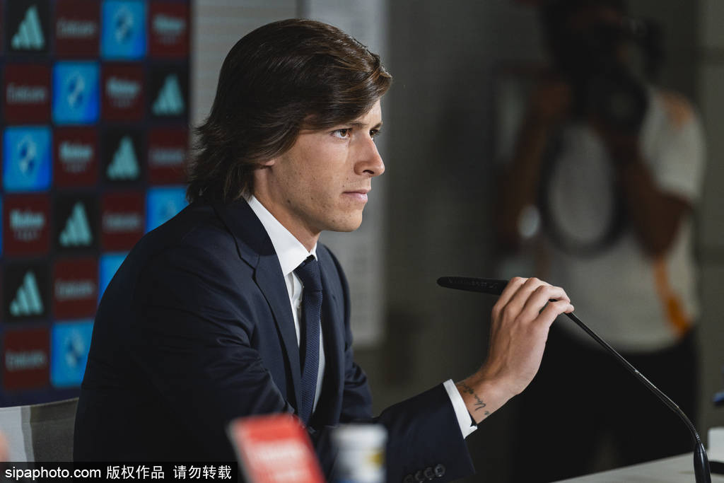 天才中场能, 冠军