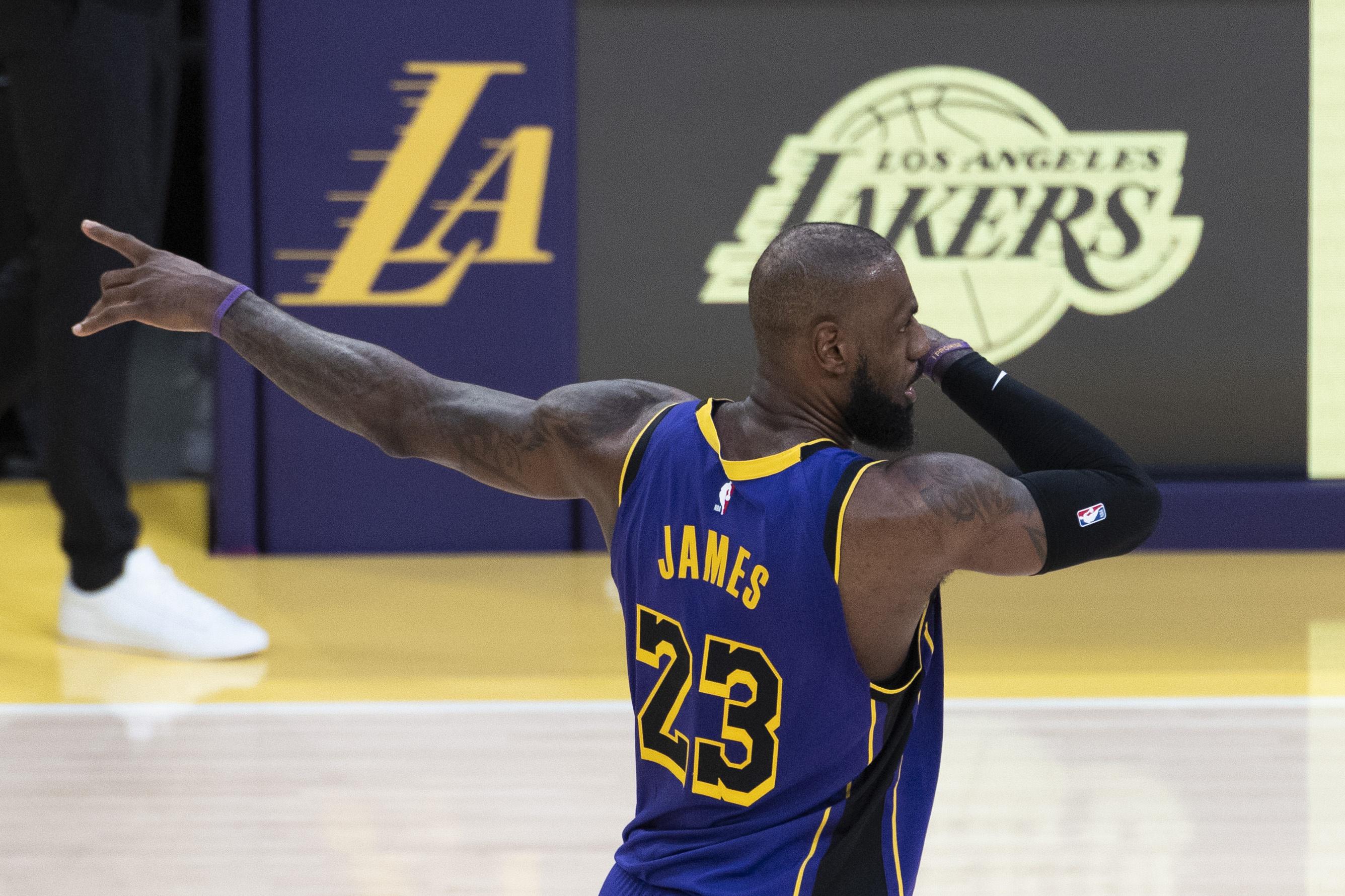 他不知道该, 但是现在, 我再说一遍 他不知道该, 但是现在, 我再说一遍