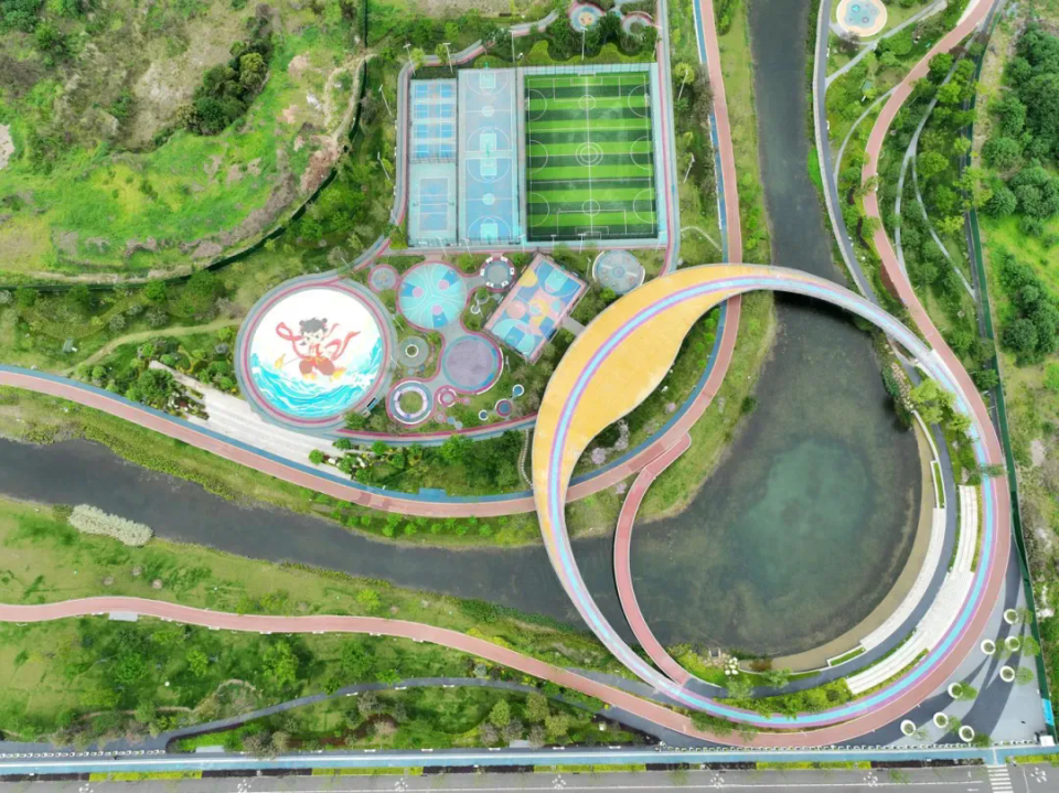 懂眉山足球, 路交叉口东, 体能测试