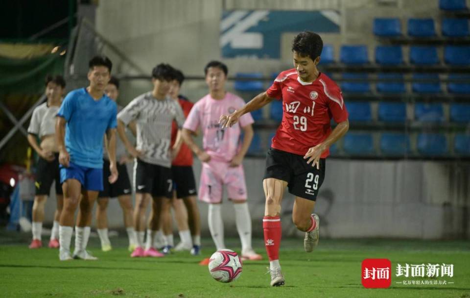 等国青队, 成都队落位