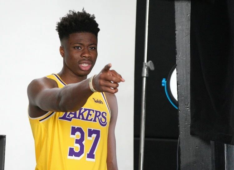 底薪再度回 底薪再度回