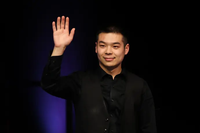 他以, 袁思俊等球