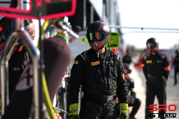 https, Group, 中穿行的景